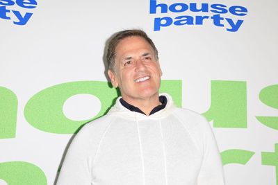 Mark Cuban Says He Was Dizzy for Months, So He Built a VR Fix That Does at Home ‘Much Of What A 180k Machine’ Does
